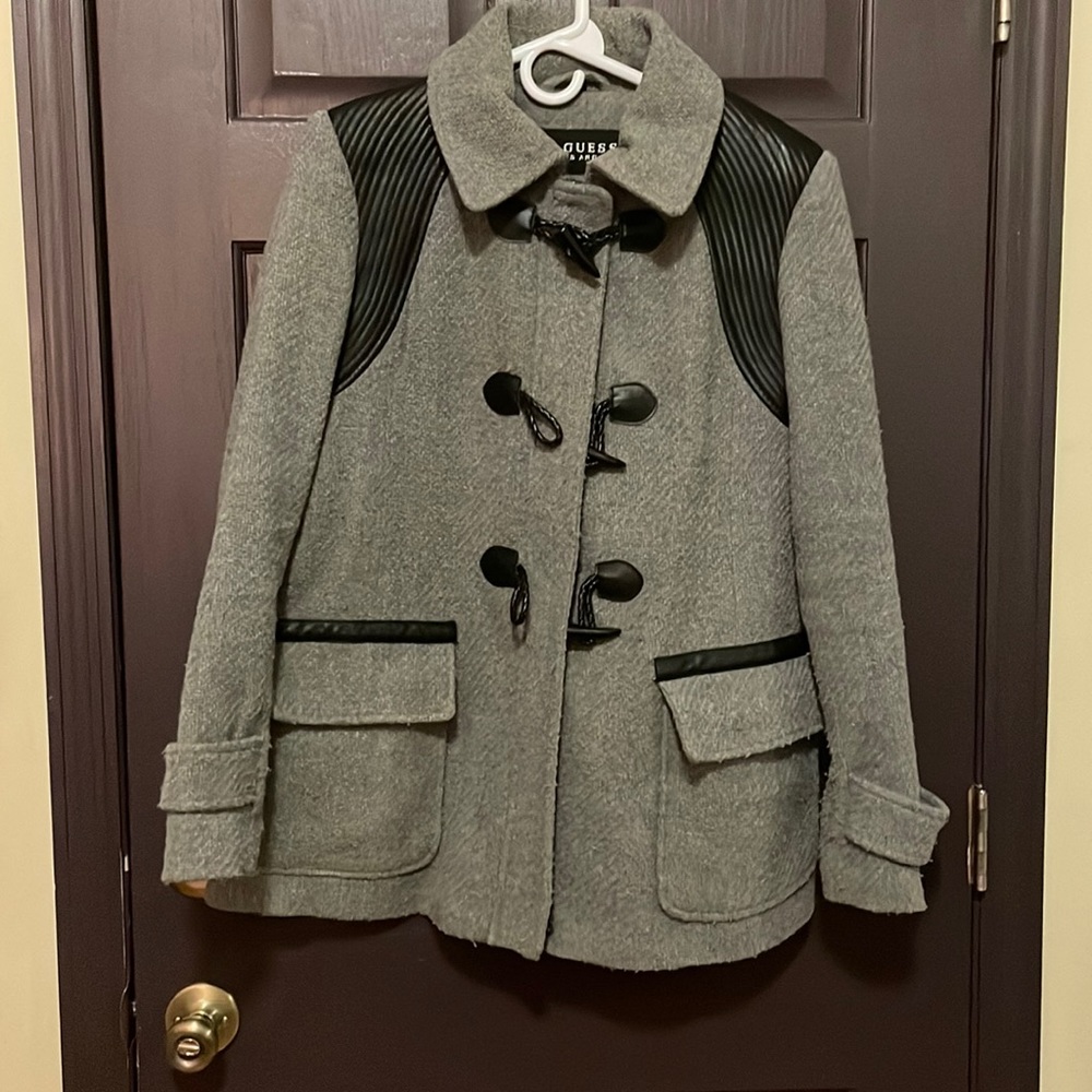Gray and black large jacket - Teo bottoms missing to attach hoodie